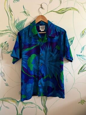 Vintage Hawaiian Blue & Green Floral Short-Sleeve Shirt